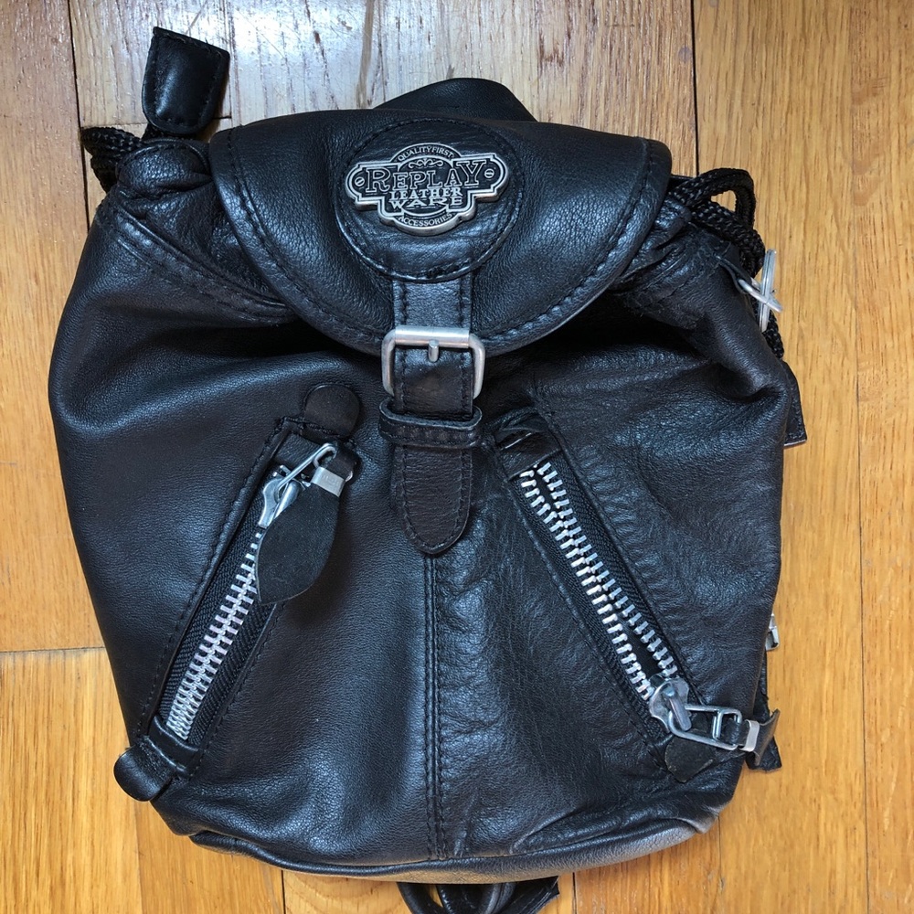 SOLD - VINTAGE BLACK LEATHER MINI BACKPACK